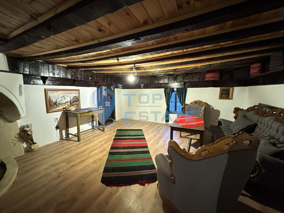 Продава се Къща в Елена - 260 кв.м за 261 €/кв.м - Снимка #2