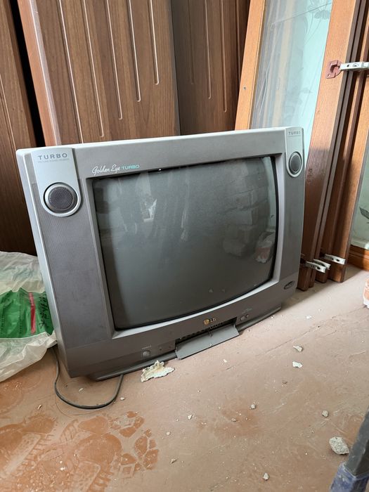 Отдам телевизор