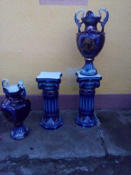 Pedestal cu vaza