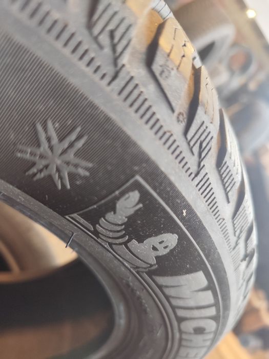 215/55R16 Michelin Alpin5