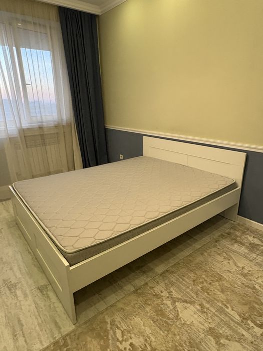 Кровать двуспальная