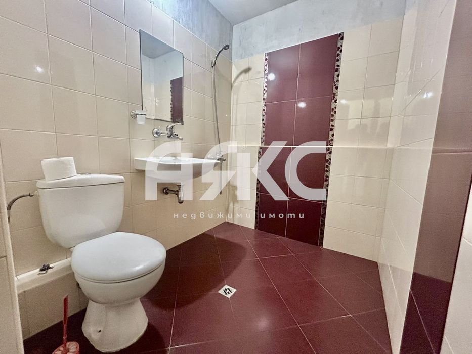 Тристаен апартамент в кв. Дружба 2