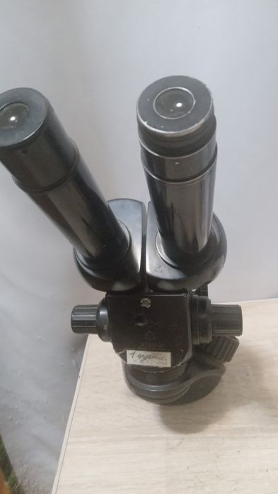 Советский стереоскопический микроскоп МБС-2