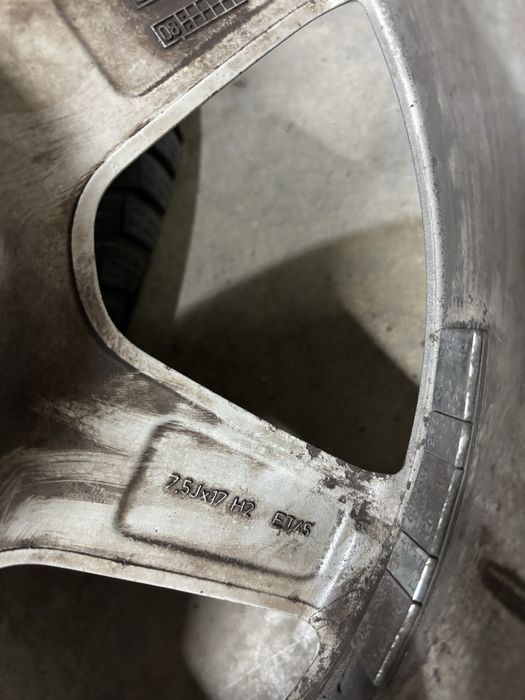 4бр оригинслни 17 ки Ауди А4 5х112 ет45 7,5ж с зимни гуми 225/45