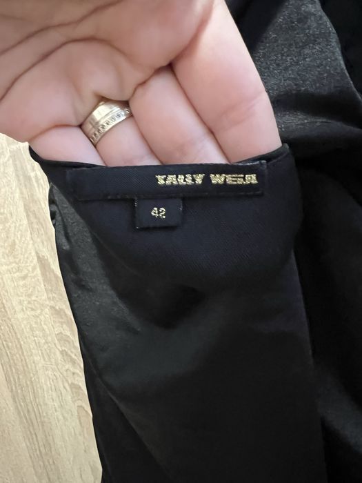 Rochita neagra simpla