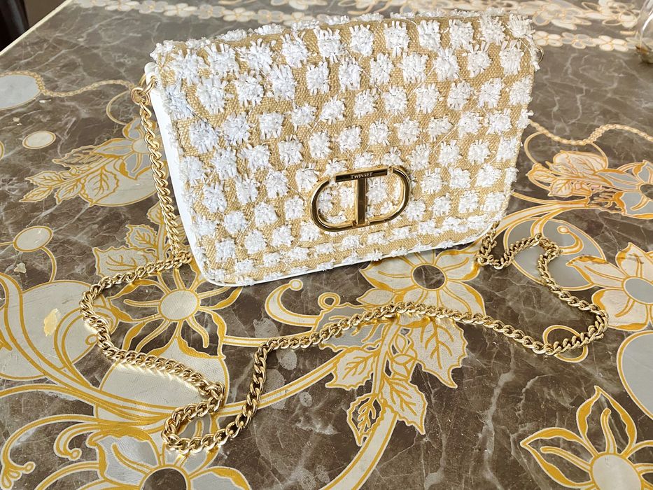 Продавам дамска чанта !!