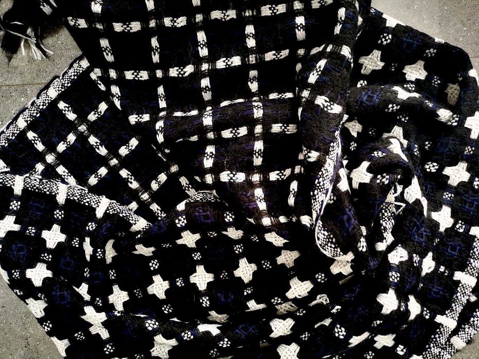 Елегантни дамски шалове