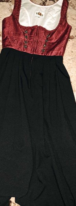 Rochie austriacă tradițională vintage