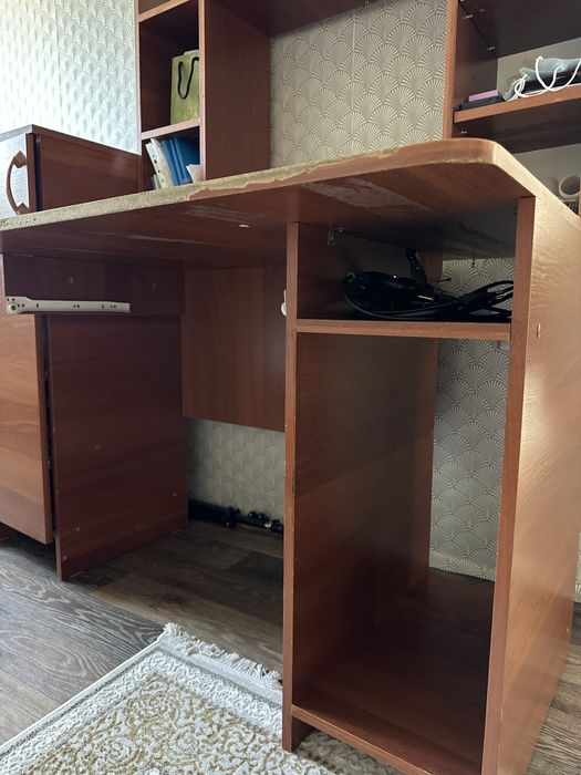 Продам компъютерный стол