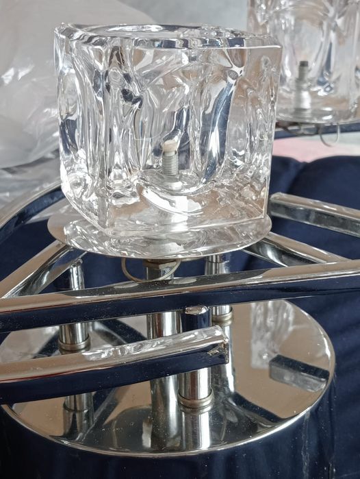 Продам люстры 5000тг и 2000тг