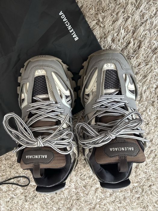 balenciaga track