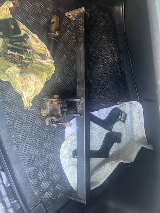 Cirlig dacia dustet pret 700 neg.