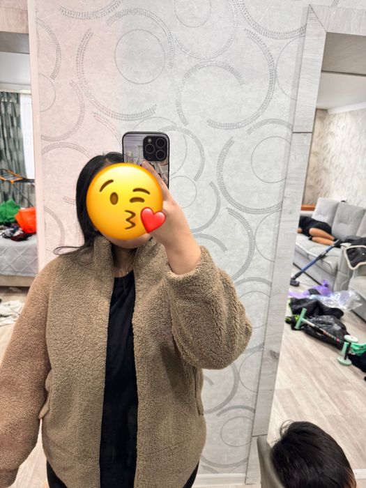 Продам женскую куртку