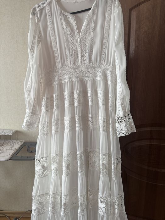 Продам красивое белое платье