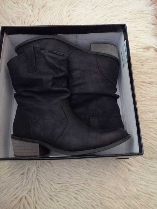 Botine negre. Mărimea 37