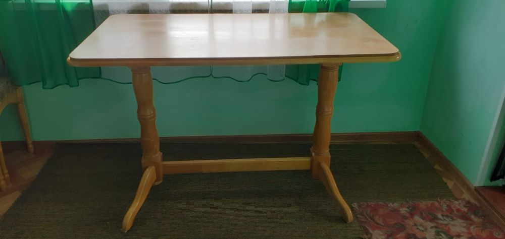Стол кухонный с 4 табуретками