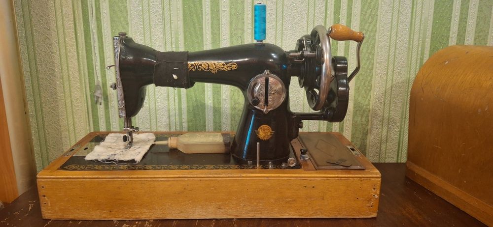 Продаём швейную машинку