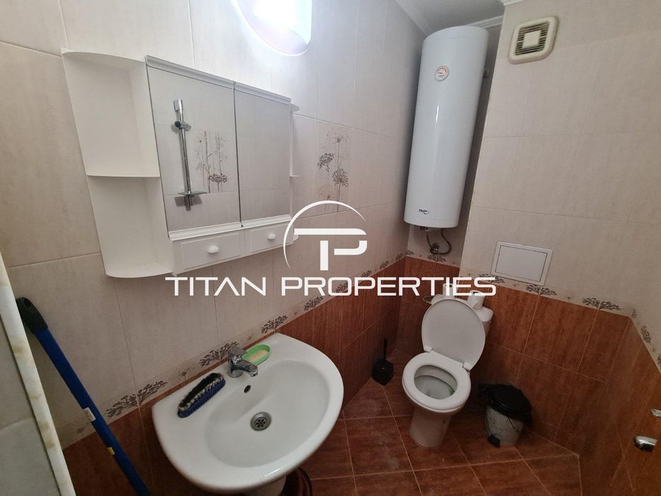Дава се под наем Тристаен апартамент в Бургас, Център - 60 кв.м за 348.84 € - Снимка #3