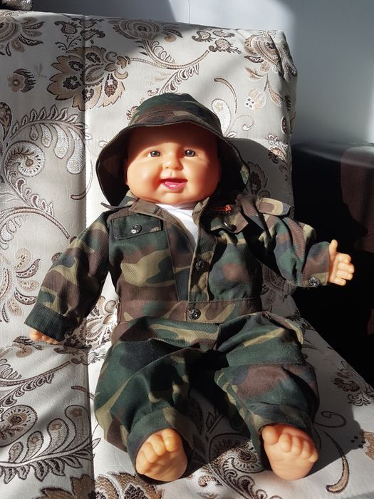 Продам куклу в хорошем состоянии