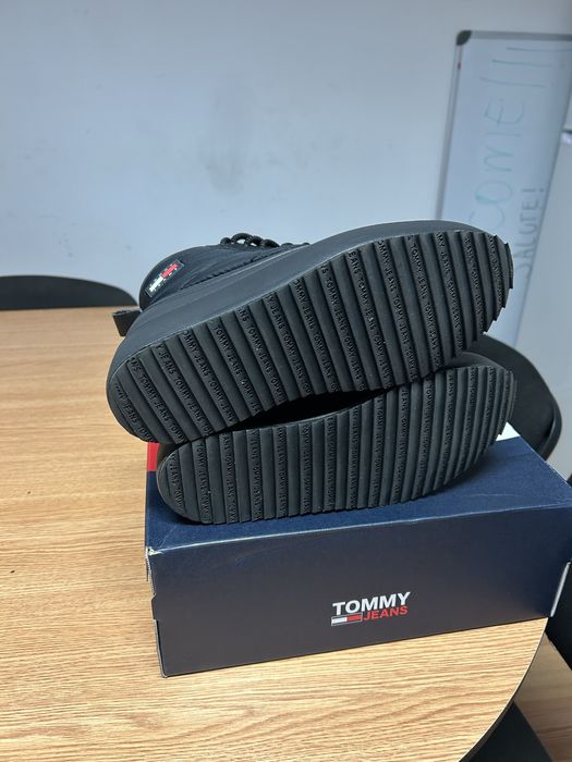 Vand ghete Tommy Hilfiger marimea 39