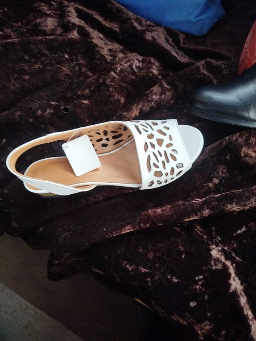 Продам басоножки женские