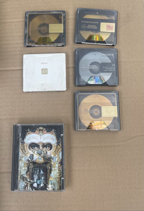 Minidisc sony  si  Minidisc Michael Jackson
