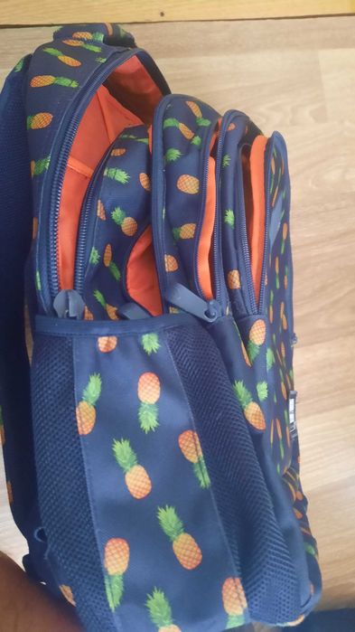 Ghiozdan mare HEAD, rucsac cu multe compartimente, american style, stare foarte buna
