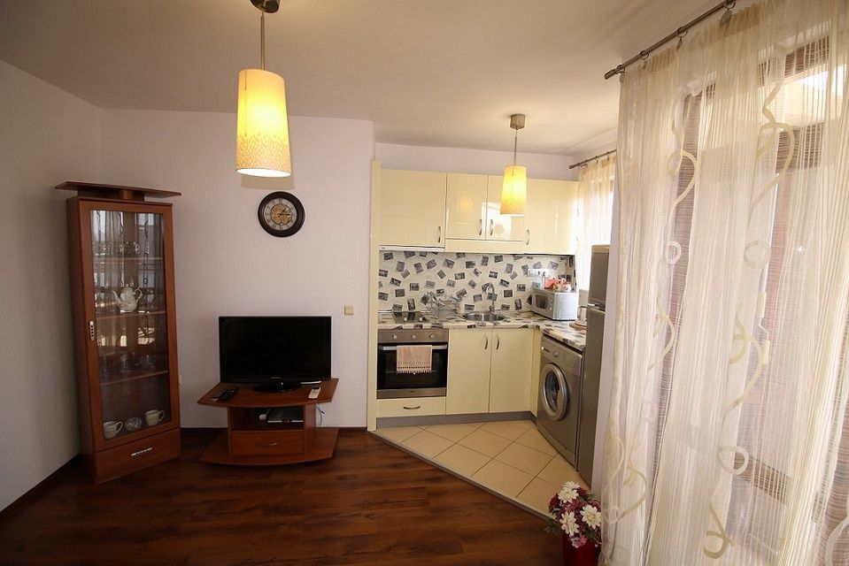 Дава се под наем Двустаен апартамент в Варна, Център - 60 кв.м за 433.5 € - Снимка #9