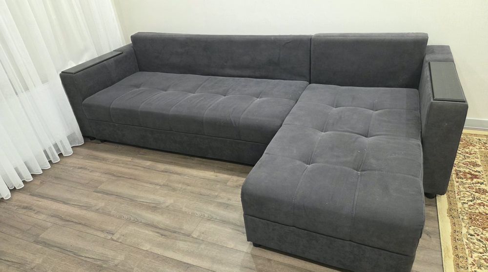 Продам диван для гостиной