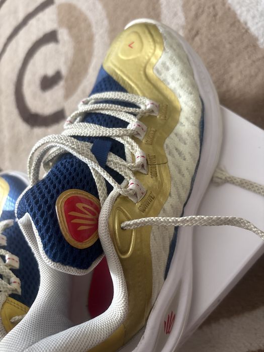 Adidasi  baschet curry 11