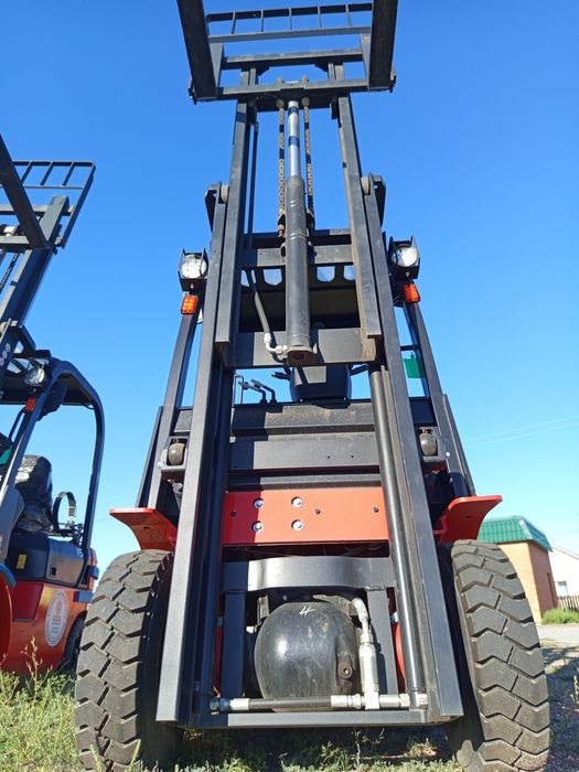 Вилочный погрузчик