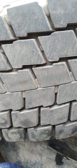 Продам 2 балона на грузовую