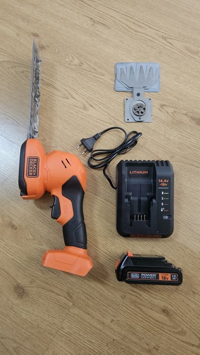Black & Decker Foarfeca electrica Masina de tuns gard viu gazon arbust