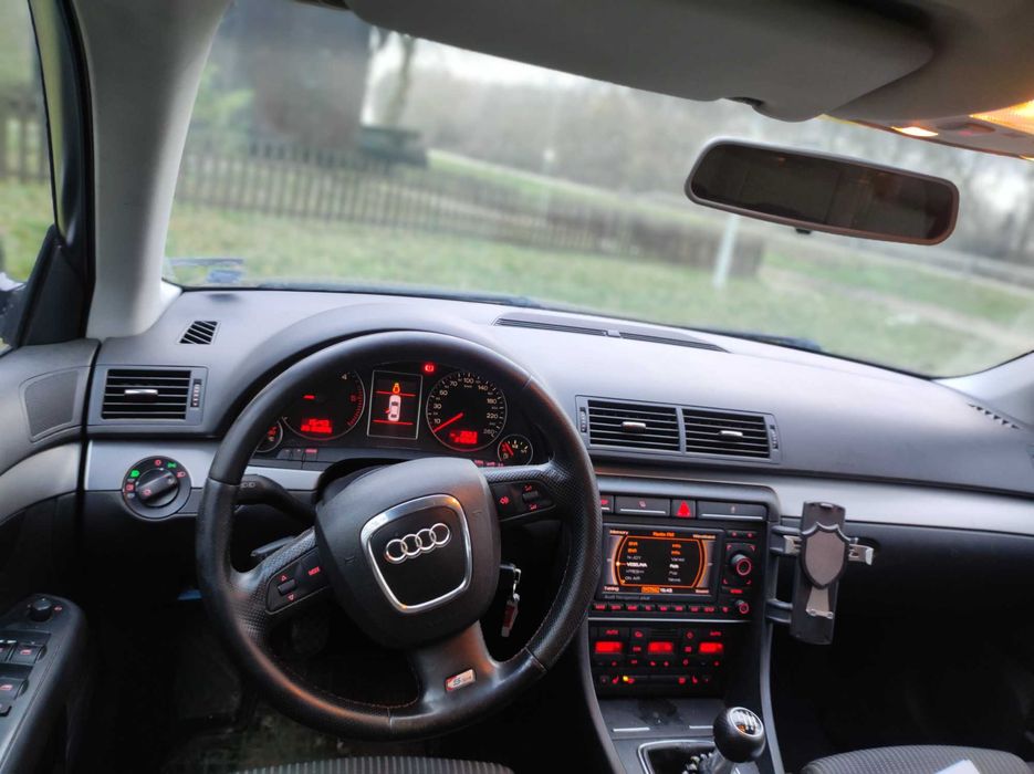 Продавам ауди а4