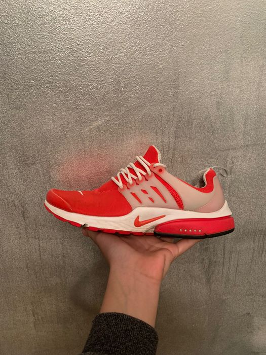 Nike air presto comet red
