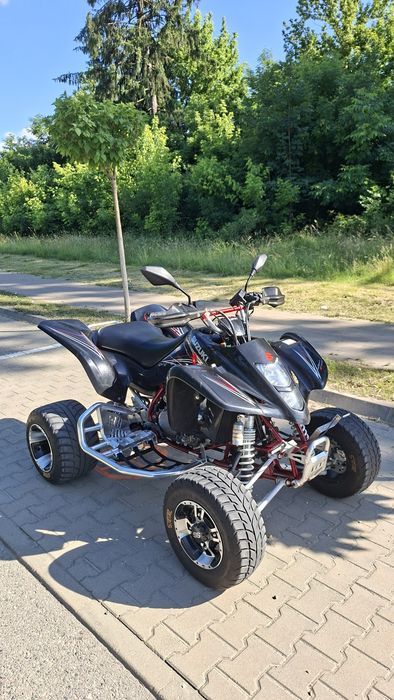 Suzuki  ltz 400.