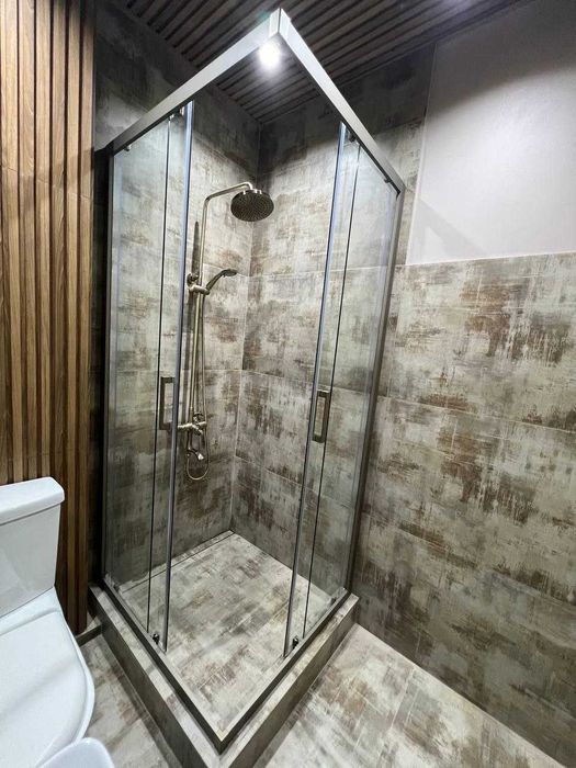 Стеклянные душевые кабины и перегородки под ключ!