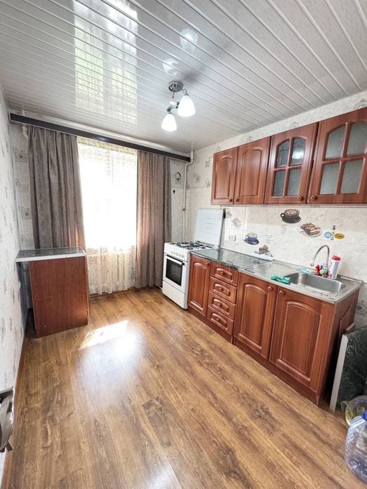 Срочно Чиланзар 2 Продам 1/1/4 Аллея Гагарина