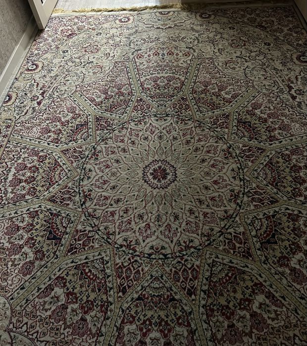 Продам ковер срочно