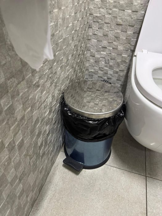 Продам унитазы, раковины, зеркала