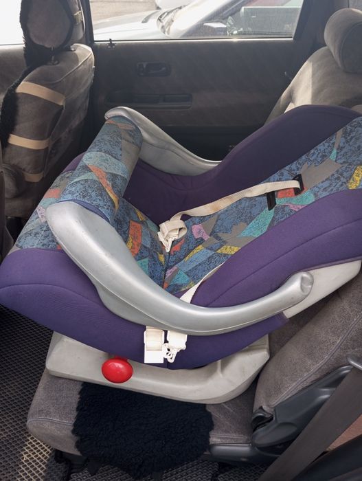 Автокресло отдам даром.