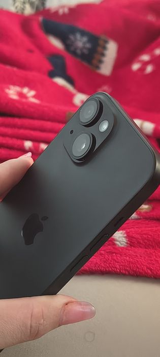 Vând s au schimb telefon iPhone 15