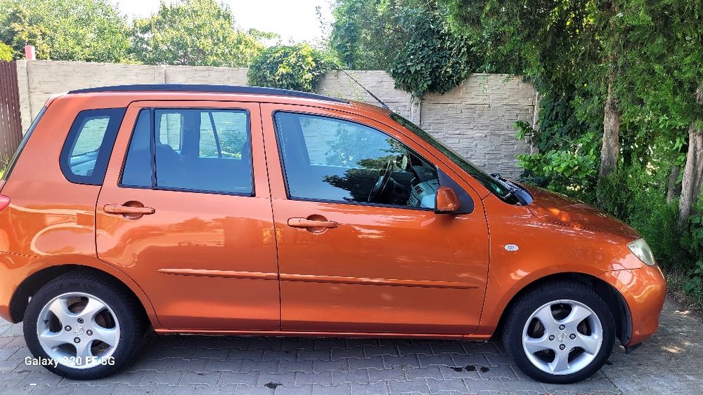 Vând mazda 2 din anul 2003