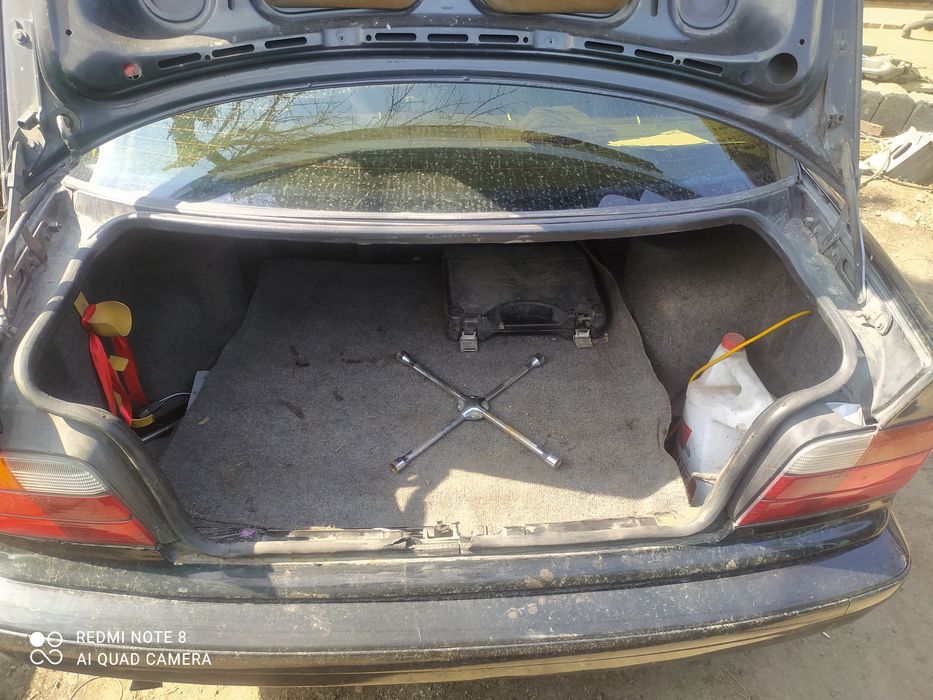 Продам БМВ е36 автомат