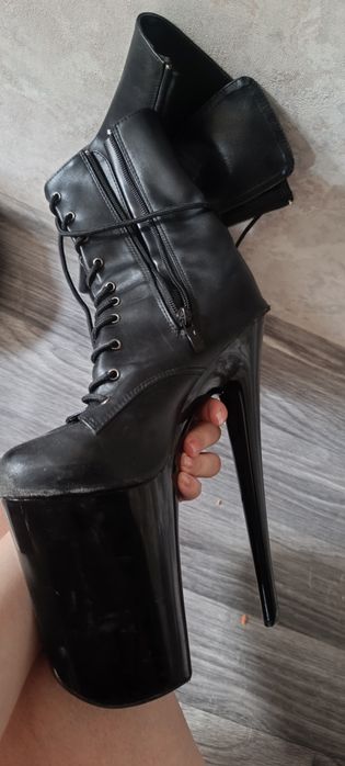 Подали стрипы ,обувь для танцев