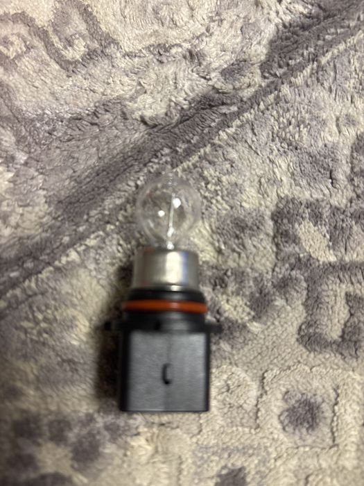 Продам противотуманные лампочки для Субару  Р13W