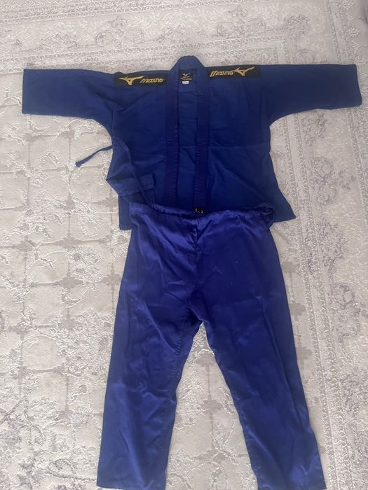 Продаю кимоно мизуно