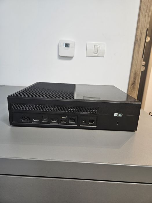 Xbox One 500GB + 3 jocuri