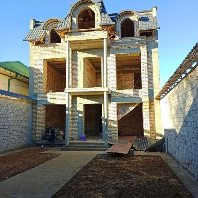 Noldan uy quramiz