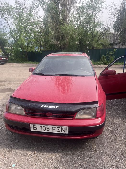 Продам машину тайота карина е 1996 год